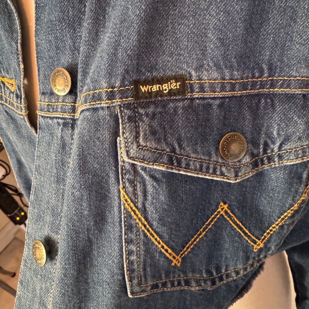 Wrangler Womens Cropped Denim Jacket - Picture 2 of 5